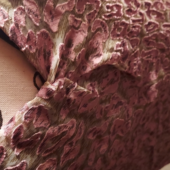 Ladies tierd dress. - Picture 5 of 6